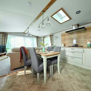 Pet friendly Platinum Caravan 3 Bed